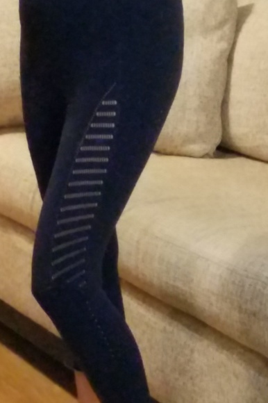 lululemon leggings logo